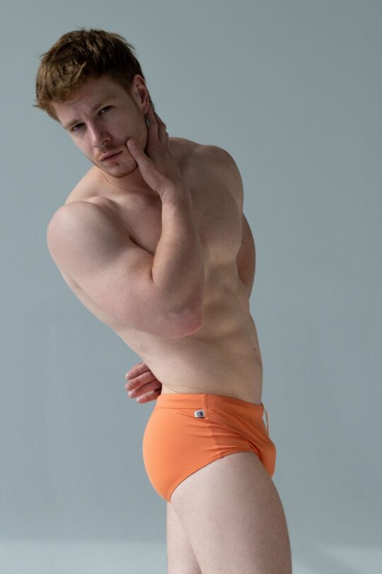 Плавки помаранчеві